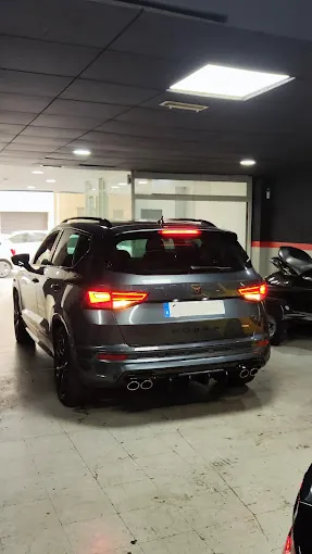 21 Motortech coche