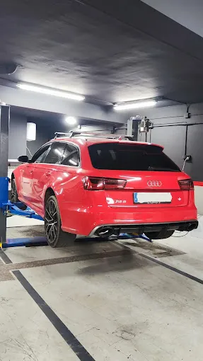 21 Motortech coche